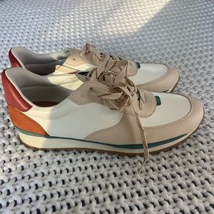 NWT universal thread Maria Women’s sneakers NEW IN BOX Size 12